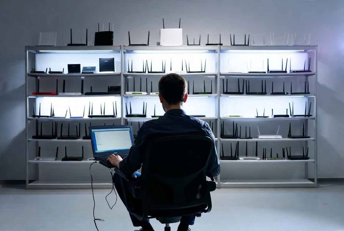 Почему Wi-Fi медленнее, чем интернет по кабелю: в чем разница и от чего зависит скорость